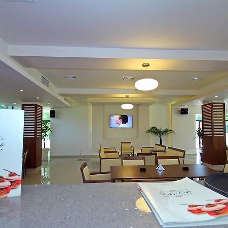 Hotel Eden Tulcea Exteriör bild