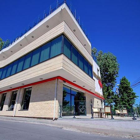 Hotel Eden Tulcea Exteriör bild