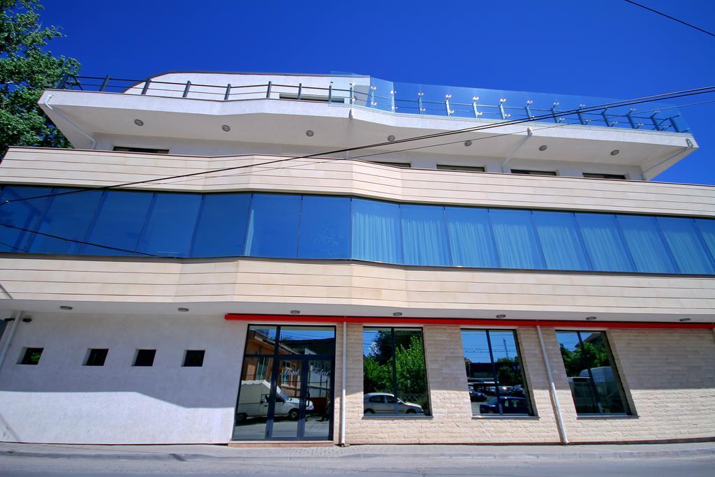 Hotel Eden Tulcea Exteriör bild