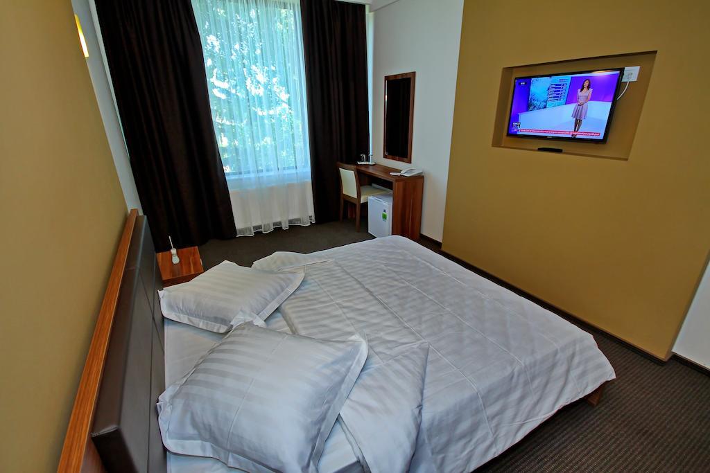 Hotel Eden Tulcea Exteriör bild