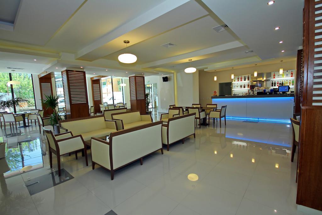 Hotel Eden Tulcea Exteriör bild