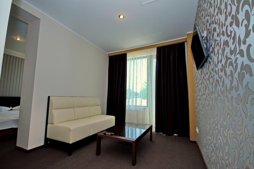 Hotel Eden Tulcea Exteriör bild